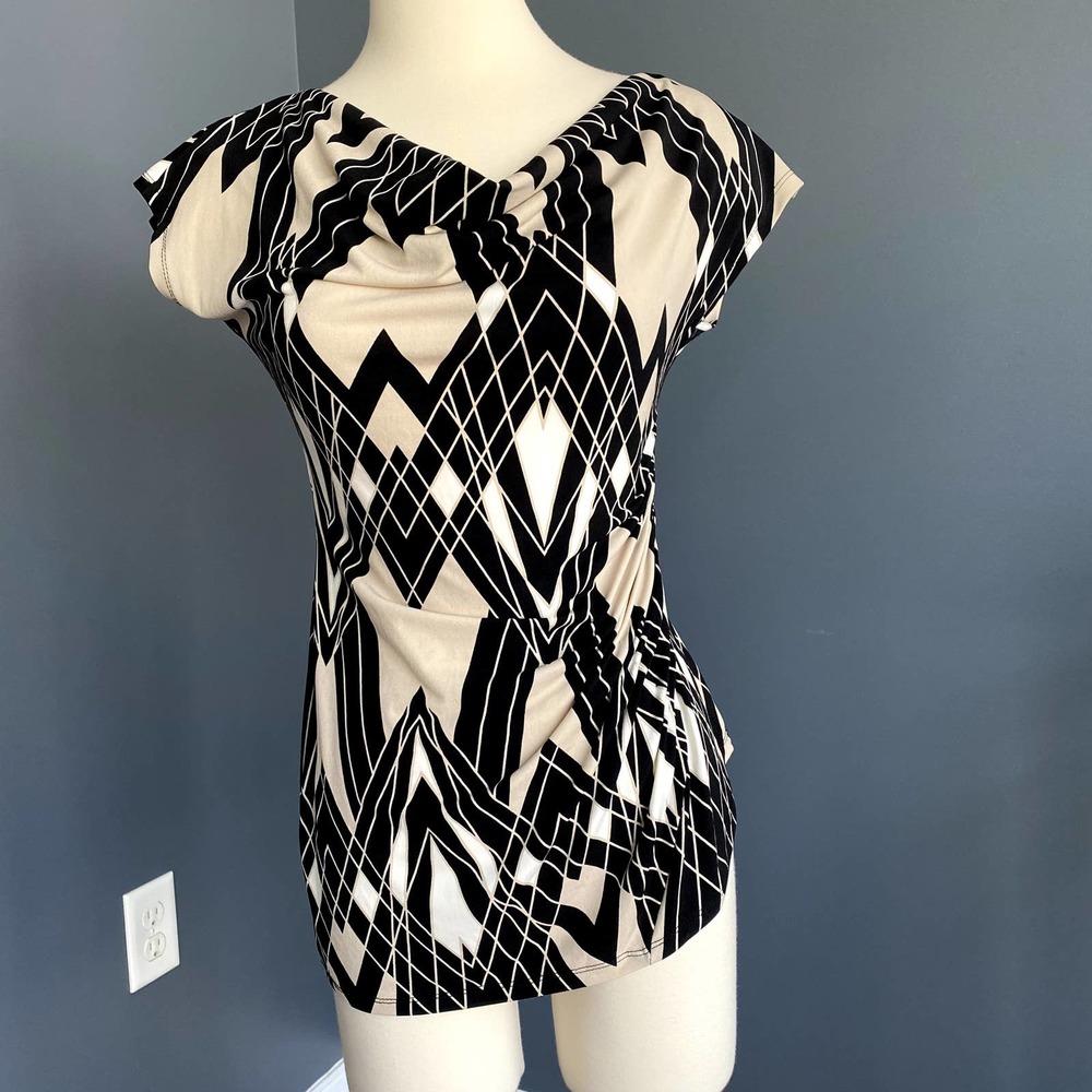 New York & Co tan/black asymmetrical tee